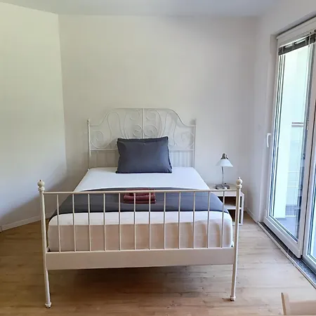 Modern Free Parking Wifi Apartment *