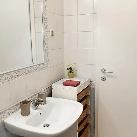 Apartment Modern Free Parking Wifi *