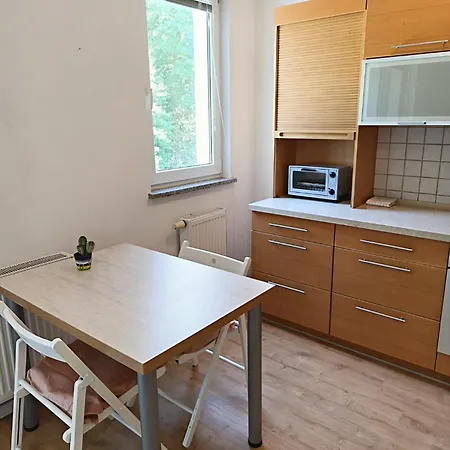 Modern Free Parking Wifi Apartment *